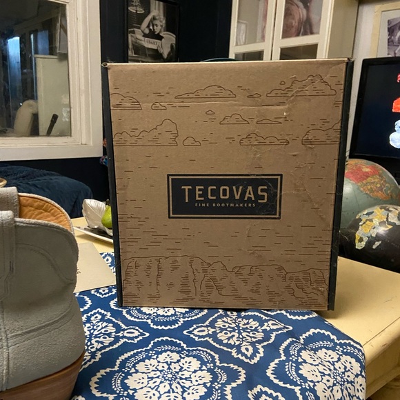 Brand new, never worn Tecova boots. Powder blue suede for a fashionista. - Picture 11 of 13